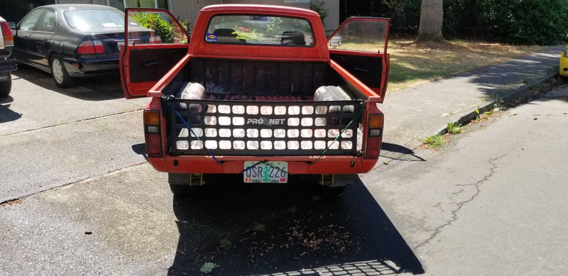 Illustration for article titled At $2,300, Could This 1979 Toyota Hilux be all the Truck You’ll Ever Need?